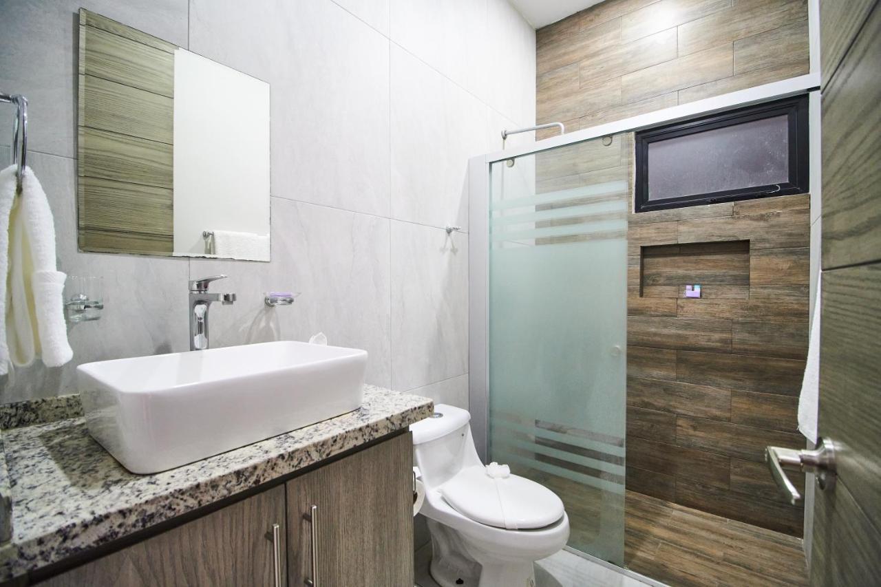 Aparthotel Torre 42 Playa Del Carmen By Lockey Exterior foto